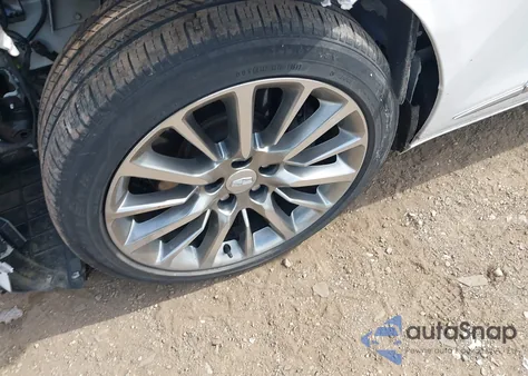 2018 Cadillac Ct6 Premium Luxury z USA, uszkodzony, nr VIN 1G6KF5RS0JU105062